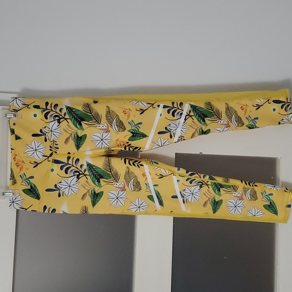 Workout pants - Picture 1 of 3